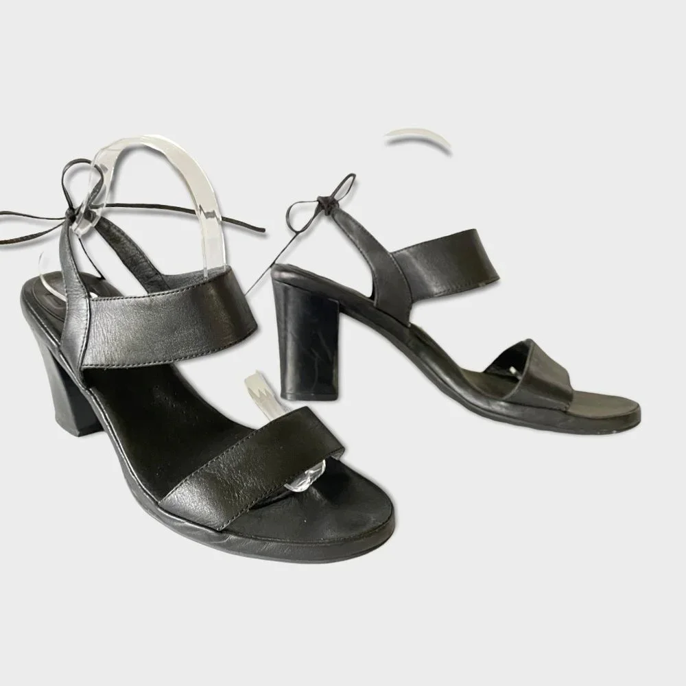 ONO black cushioned‎ insole comfort heels sandals 11 M Cara tie back